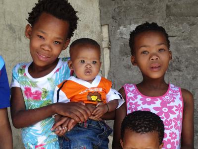 kleren uit Nederland voor Namibische kinderen